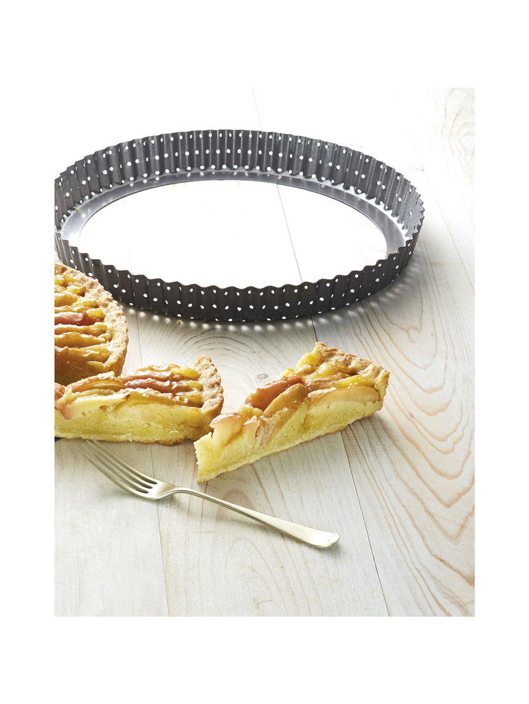 MasterClass Crusty Bake Non-stick Fluted Round 20cm Quiche Tin – quality kitchenware & dining essentials by C&K, an independent lifestyle store in Settle.